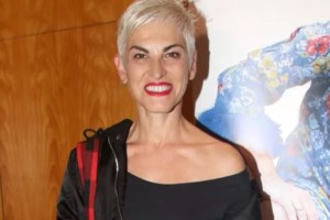 Ελένη Ψυχούλη: "Ανεβαίνει στη σκηνή κουτσός, κρέμονται οι πέτσες και δεν βγαίνει κανείς να πει τίποτα"