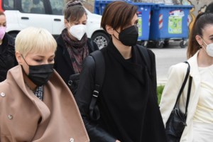 Δίκη Πέτρου Φιλιππίδη | Η Ελπίδα Νίνου και ο γιος του, Δημήτρης Φιλιππίδης στο δικαστήριο