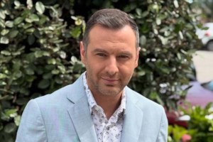 Η Ζήνα Κουτσελίνη σε κοινές διακοπές με το νέο πρόσωπο της εκπομπής της