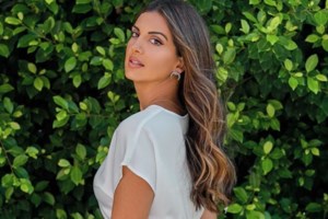 Η Σταματίνα Τσιμτσιλή ποζάρει ανέμελα φορώντας το μαγιό της και αποκαλύπτει πως κρατιέται fit εν μέσω διακοπών!