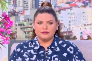 Η αιχμηρή ατάκα της Δανάης Μπάρκα on air: "Υπάρχουν εκπομπές που κάνουν χιούμορ χωρίς να το έχουν"