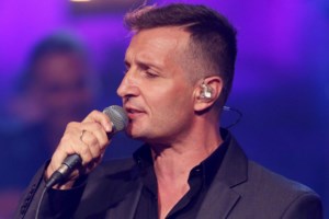 Πλήθος καλλιτεχνών στο "τελευταίο αντίο" στον Μανώλη Λιδάκη