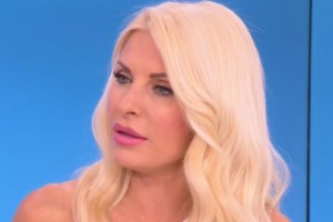 Η Αθηνά Οικονομάκου για την Χριστίνα Μπόμπα: "Ξέρει πολύ καλά τι κάνει, το στηρίζει και για κάποιον λόγο το έκανε"