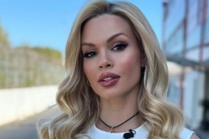 Η πρώτη κοινή δημόσια εμφάνιση της Βίκυς Κάβουρα & του Γιώργου Τζαβέλλα μετά τη γέννηση της κόρης τους