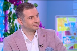 Αυτός είναι ο αντικαταστάτης του Δημήτρη Μαρέδη στις "Αλήθειες με τη Ζήνα"