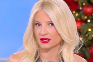 Φαίη Σκορδά: "Ήμουν έγκυος, ήθελα να κάνω εμετό και με τραβούσαν τέσσερις φωτογράφοι έξω από το σπίτι μου"