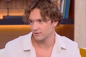 Μιχαήλ Ταμπακάκης: "Είναι η πρώτη φορά που εμφανίζομαι γυμνός στη σκηνή"