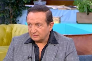 Σπύρος Μπιμπίλας: "Η μητέρα μου με πήγε σε έναν ψυχολόγο, που έλεγε ότι η ομοφυλοφιλία είναι αρρώστια και θεραπεύεται"