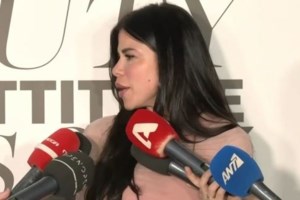 Συγκλονίζει η Δάφνη Καραβοκύρη: "Η μητέρα μου διαγνώστηκε με διπολική διαταραχή, άκουγα συχνά να τη λένε τρελή"