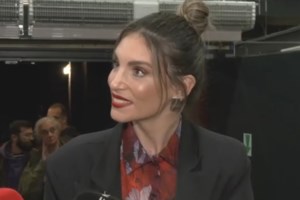 Ενοχλημένος ο Άρης Καβατζίκης με την ερώτηση στην Αθηνά Οικονομάκου: "Ρωτιέται αυτό το πράγμα;"