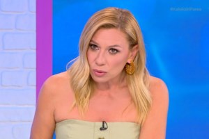 Ένταση στον αέρα της εκπομπής "Καλοκαίρι Παρέα" - "Θέλετε να μην τσακωνόμαστε για τον Νίκο Ευαγγελάτο;"