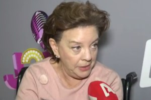 Ο Χρήστος Σαντικάι δίνει την καλύτερη απάντηση στη Μάρα Μεϊμαρίδη για την ερώτηση "τι ράτσα είναι"