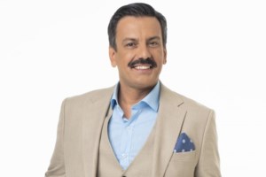 Θάνος Κιούσης: "Μου αρέσει να μιλάω στη σύζυγό μου στα βλάχικα κατά τη διάρκεια των προκαταρκτικών"