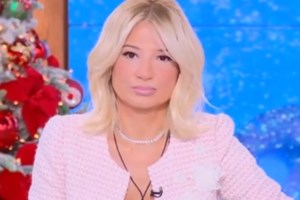 Συγκινημένη η Φαίη Σκορδά: "Σας θέλω δίπλα μου σε αυτό το ταξίδι" - εικόνα 2