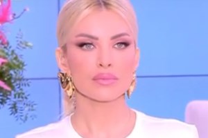 Η Κατερίνα Καινούργιου αιφνιδίασε την Σίσσυ Χρηστίδου: "Υπάρχει φημολογία ότι η εκπομπή σου μπορεί να γίνει καθημερινή" - εικόνα 4