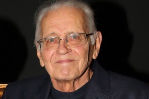 Συγκινεί ο Λάμπρος Κωνσταντάρας με στιγμιότυπο από τον τάφο του πατέρα και του παππού του: "Πείτε τα εκεί πάνω"