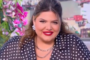 Άρης Καβατζίκης: "Στις ξένες τουαλέτες κάνω το σύστημα… πελαργός" - Άναυδη η Δανάη Μπάρκα