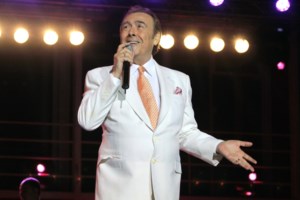 Συντετριμμένη η Άντζελα Γκερέκου – Σταματά τα γυρίσματα για τη "Γη της Ελιάς"