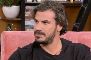 Άκης Πετρετζίκης: Αυτή είναι η εγκυμονούσα σύντροφος του διάσημου σεφ