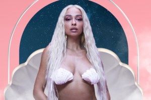 Η Ελένη Φουρέιρα φωτογραφίζεται με το μπικίνι της και το κορμί της κόβει την ανάσα