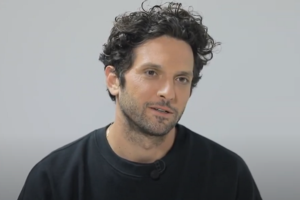 Ο Νίκος Τερζής "απαγόρευσε" στον Σάκη Ρουβά να ερμηνεύει τραγούδια του μετά τις δηλώσεις για τον Δημήτρη Λιγνάδη