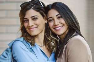 Ευγενία Σαμαρά & Σάντυ Χατζηιωάννου ξεκίνησαν τις καλοκαιρινές τους διακοπές! Σε ποιο νησί βρέθηκαν; - εικόνα 2