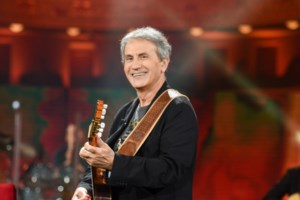 Η πρώτη αντίδραση του Σάκη Ρουβά μετά την κριτική του Γιώργου Νταλάρα