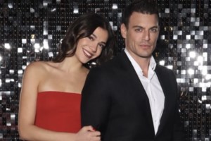 Η Μελίνα Νικολαΐδη μας δείχνει το στολισμένο υπερσύγχρονο σπίτι του Δημήτρη Φιντιρίκου στη Βούλα - εικόνα 3
