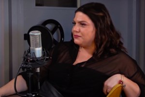 Δανάη Μπάρκα: "Νιώθω ανασφάλεια να βγω έξω με το αγόρι μου"