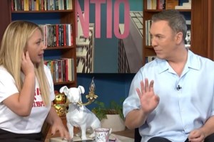 Οι πρώτες φωτογραφίες από τις καλοκαιρινές διακοπές της Νάνσυς Ζαμπέτογλου στα Κύθηρα - εικόνα 2