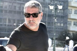 Ο Βασίλης Μπισμπίκης στην Ευελπίδων για τη δίκη του - Ο μάρτυρας "κλειδί"