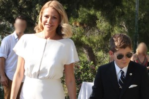 Ατύχημα για τον Βασίλη Κικίλια | Η εμφάνιση με δεμένο χέρι - εικόνα 2