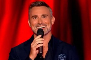 Γιώργος Καπουτζίδης: "Έχει κι άλλους γκέι ο χώρος; Νόμιζα ότι είμαστε μόνο εγώ και ο Φώτης Σεργουλόπουλος" - εικόνα 2