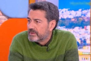 Καρυοφυλλιά Καραμπέτη: "Με τον Μηνά Χατζησάββα ανασαίναμε ο ένας με την ανάσα του άλλου, με συγκλόνισε η απώλειά του"