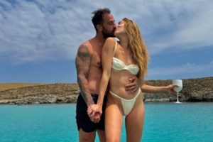 Η βραδινή έξοδος του Άρη Σοϊλέδη & της Μαριλίνας Κυπαρίσση και ο ξέφρενος χορός