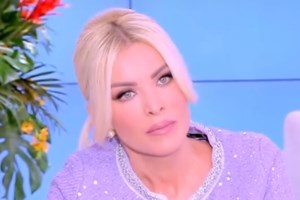 Γιώργος Λιάγκας: "Τι να κάνει η κυρία Μπάρκα; Να πάρει την κυρία Καινούργιου και να της ζητήσει συγγνώμη που ερωτεύτηκε;" - εικόνα 2