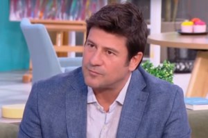 Η βραδινή έξοδος του Αλέξη Γεωργούλη με τη Βίκυ Σταυροπούλου, λίγο πριν τις κάλπες