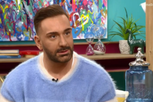 Ο Νίκος Κοκλώνης και πάλι single! Χαλαρές στιγμές στην Μύκονο λίγο πριν επιστρέψει στην TV