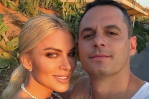 Η Κατερίνα Καινούργιου αγκαλιά με τον Παναγιώτη Κουτσουμπή στην Αντίπαρο - εικόνα 2