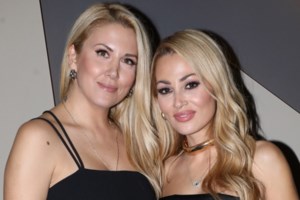 Η Φωτεινή Πετρογιάννη ποζάρει με μαγιό στον έβδομο μήνα της εγκυμοσύνης της