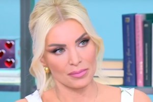 Φορτισμένη η Μπέττυ Μαγγίρα στην έναρξη της εκπομπής της: "Μεγαλώνω δύο κορίτσια, δεν μπορώ να μείνω ανεπηρέαστη"