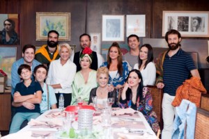 Ακόμα ένα gay φιλί στην prime time της ελληνικής tv