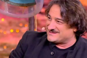 Δάκρυσε ο Βασίλης Χαραλαμπόπουλος: "Έμεινε 16 μέρες στην εντατική, κοντέψαμε να τη χάσουμε" - εικόνα 2