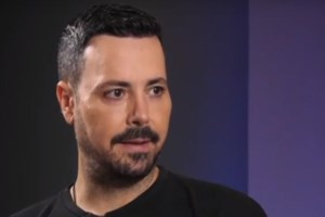 Πέτρος Κουσουλός: "Ήταν πολύ δύσκολο να πάρω την απόφαση για το διαζύγιο. Σκεφτόμασταν μήπως κάνουμε κακό στα παιδιά"