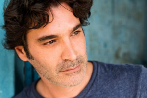 Αυτός είναι ο τίτλος της νέας σειράς του Χριστόφορου Παπακαλιάτη για το MEGA!