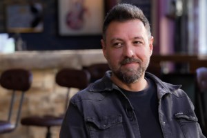 Δανάη Μπάρκα: "Ο Πάνος Βλάχος ήθελε να βγάλει το άχτι του, όπως κι άλλοι καλλιτέχνες παλιά, σε άλλα καθεστώτα" - εικόνα 2