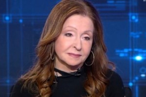 Η Βίκυ Λέανδρος μιλά πρώτη φορά για το εξώδικο του πατέρα της - Όλη η αλήθεια για τις σχέσεις τους