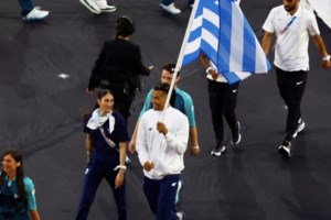 Η συγκινητική ανάρτηση του Εμμανουήλ Καραλή με τον...έτερο σημαιοφόρο, Γιάννη Αντετοκούνμπο