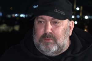 Γιώργος Αλκαίος: "Γνώρισα τη μητέρα μου σε μεγάλη ηλικία - Πήγα με ταμπέλα με το όνομά της στο αεροδρόμιο"