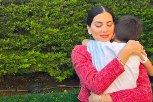 Η Σταματίνα Τσιμτσιλή ποζάρει με μαγιό και αποκαλύπτει: "Instagram Vs Reality"